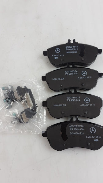MERCEDES-BENZ Brake Pad Set A0064207120
