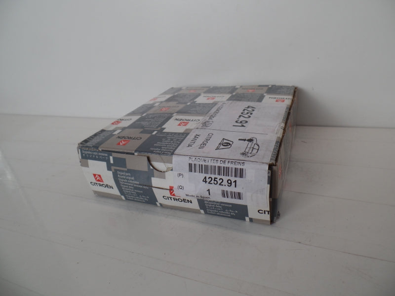PEUGEOT/CITROEN Brake Pad Set 425291
