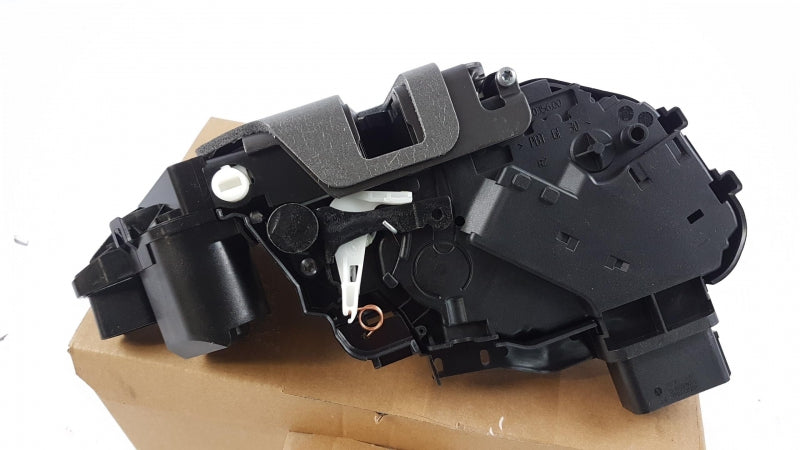 LAND ROVER Door Lock LR091345