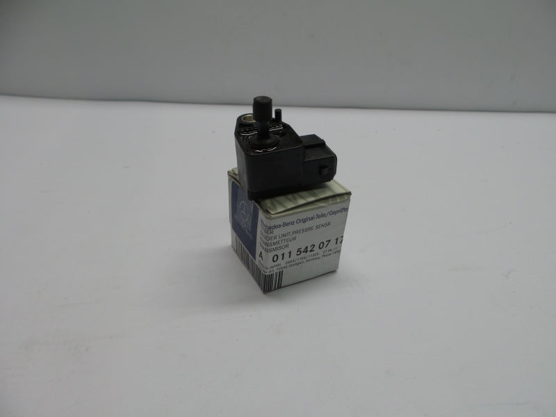 MERCEDES-BENZ Sensor, Intake Manifold Pressure A0115420717