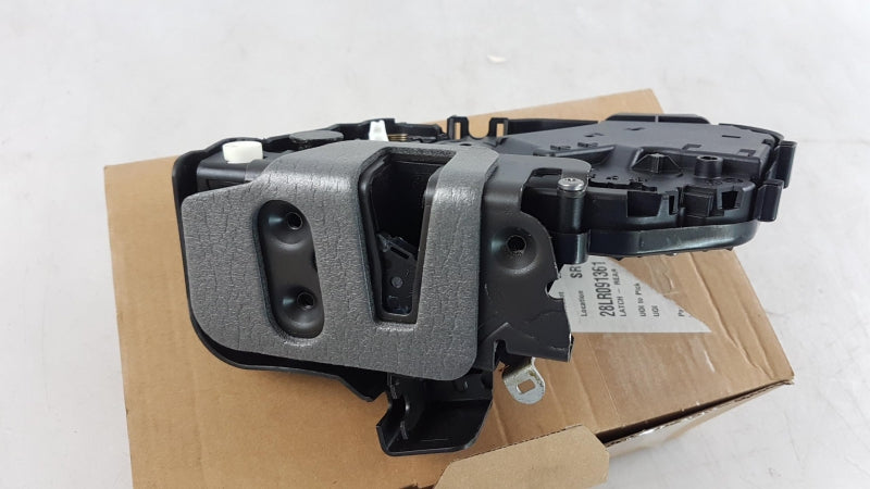 LAND ROVER Door Lock LR091361