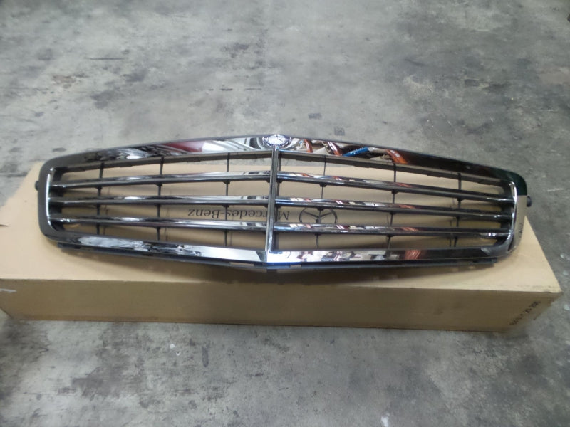 MERCEDES-BENZ Radiator Grille A20488012837D11