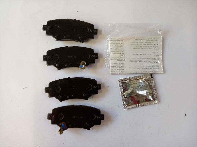 MAZDA Brake Pad Set B4Y02648ZA