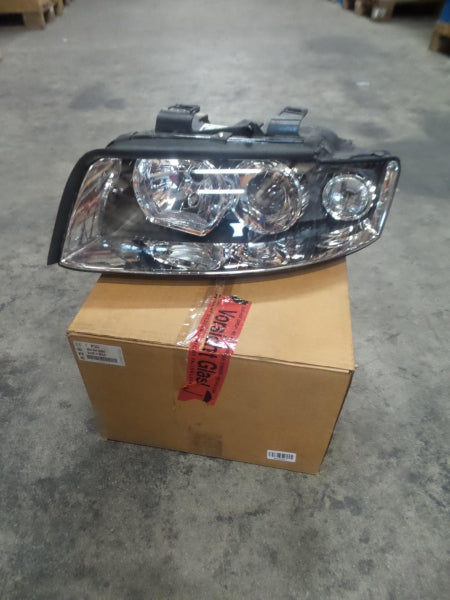 VAG Headlight 8E0941029H