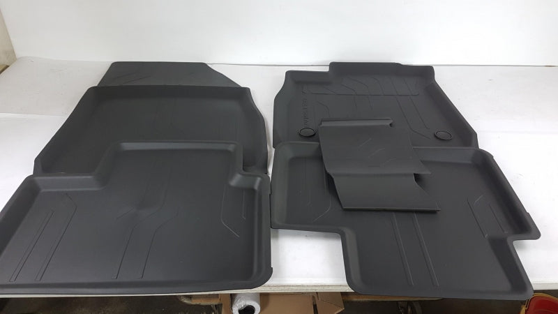 RENAULT Floor Mat Set 8201618021