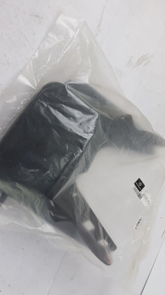 MERCEDES-BENZ Mudflap A1668900078