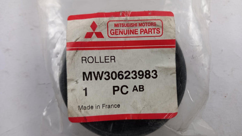 MITSUBISHI Belt Tensioner/Pulley MW30623983
