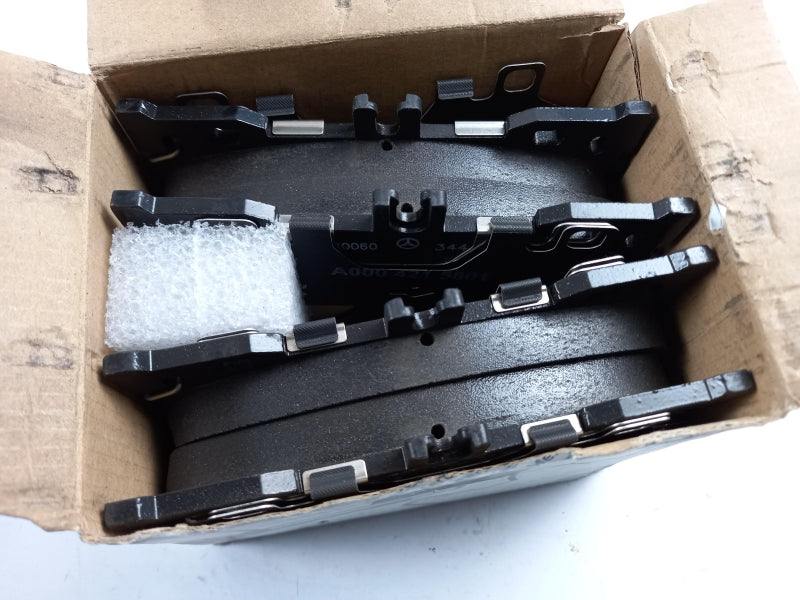 MERCEDES-BENZ Brake Pad Set A0004208403