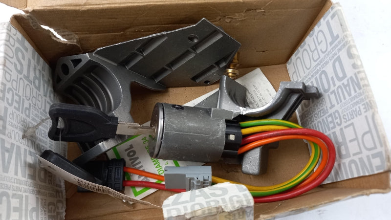 RENAULT Ignition-/Starter Switch 7700772943