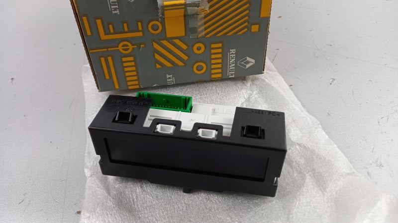 RENAULT Display Unit 8200259797