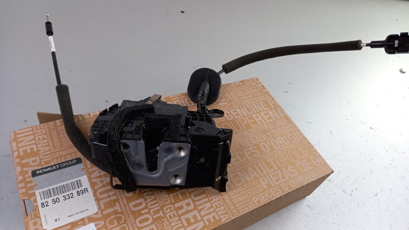 RENAULT Door Lock 825033289R
