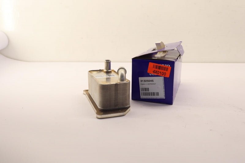 VOLVO Oil Cooler, Engine Oil 31325045