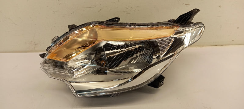MITSUBISHI Headlight 8301C737