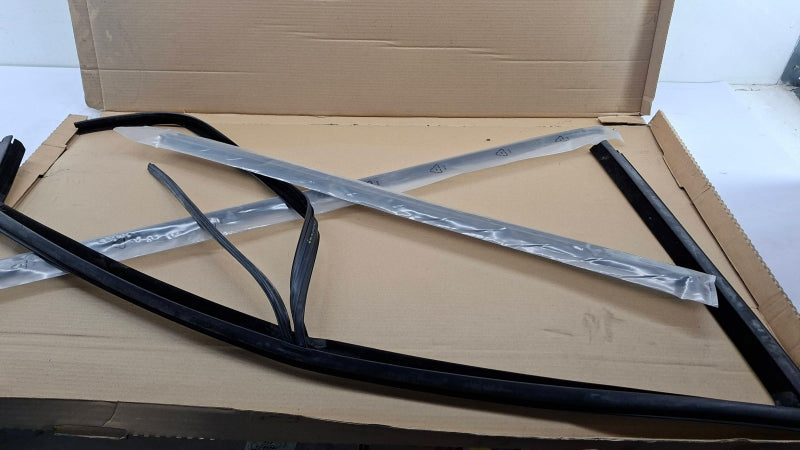 RENAULT Seal, Door Window 7701475617