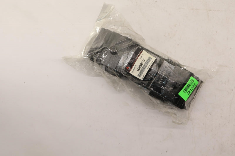 MITSUBISHI Bracket, Transmission Mounting MR992717