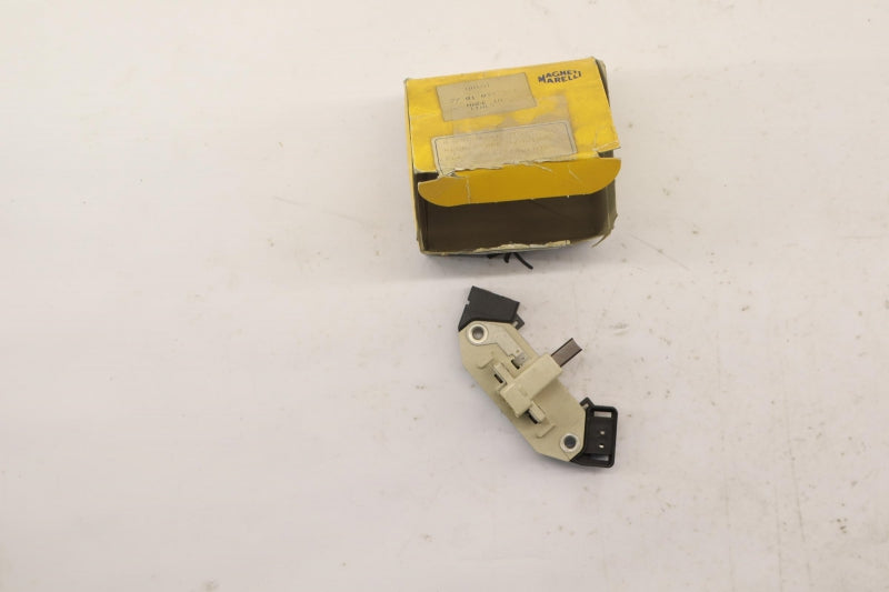 RENAULT Alternator Regulator 7701033525
