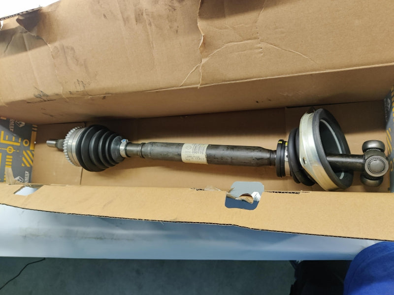RENAULT Drive Shaft 8200090175