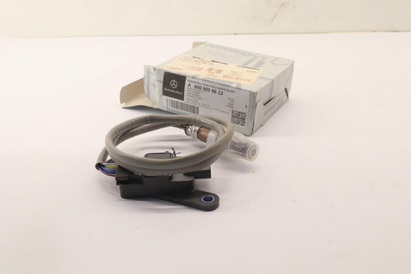 MERCEDES-BENZ Lambda Sensor A0009059613