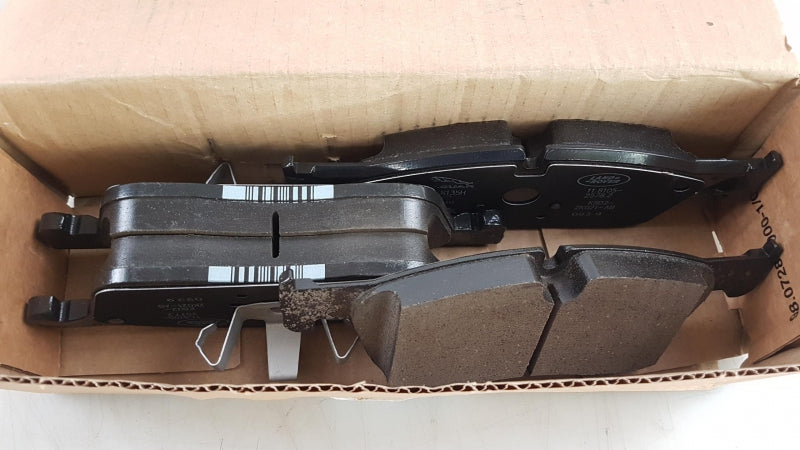 LAND ROVER Brake Pad Set LR118006