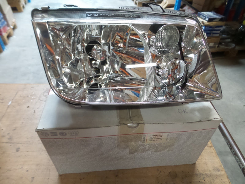 VAG Headlight 1J5941018AE