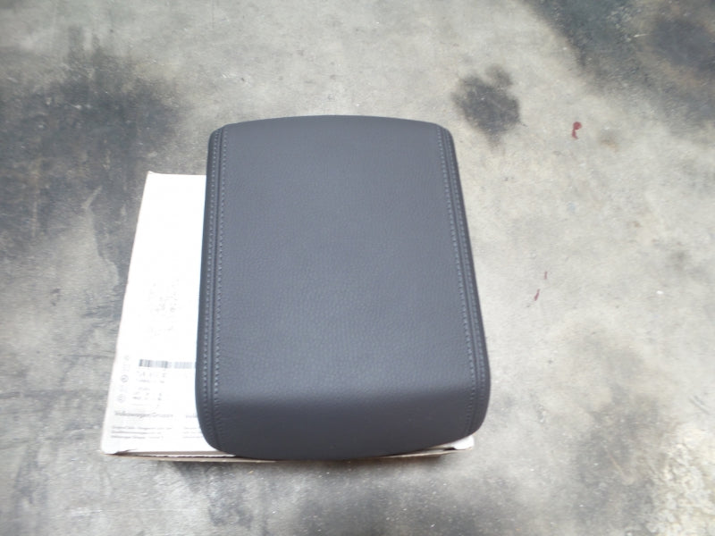 VAG Armrest 7L6863276G6J2