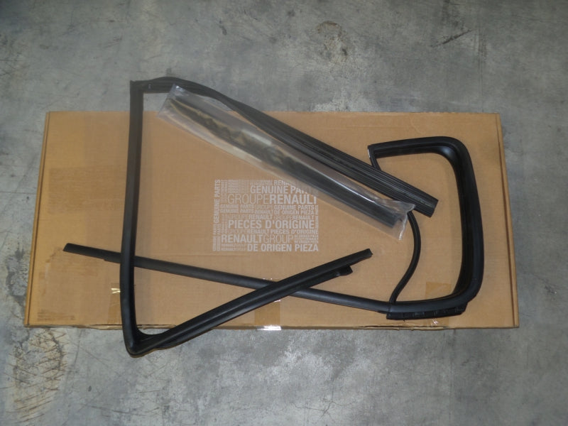 RENAULT Seal, Door Window 7701208771