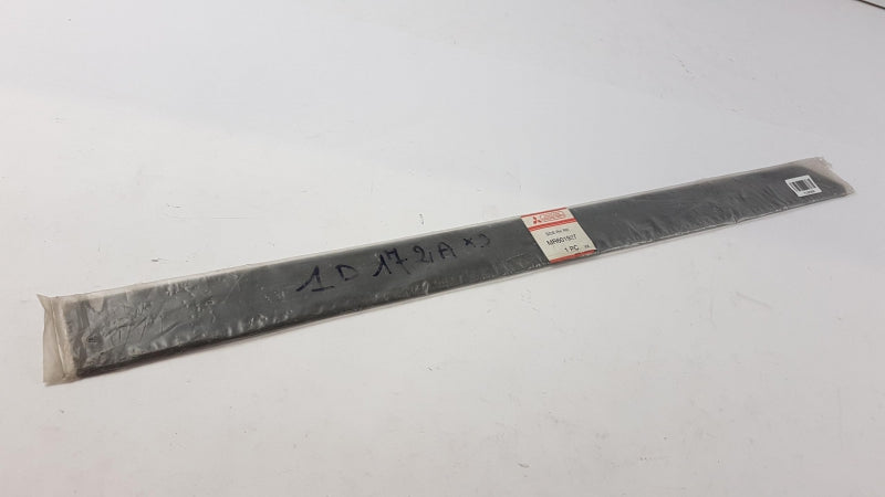 MITSUBISHI Trim/Protective Strip, Door MR601927
