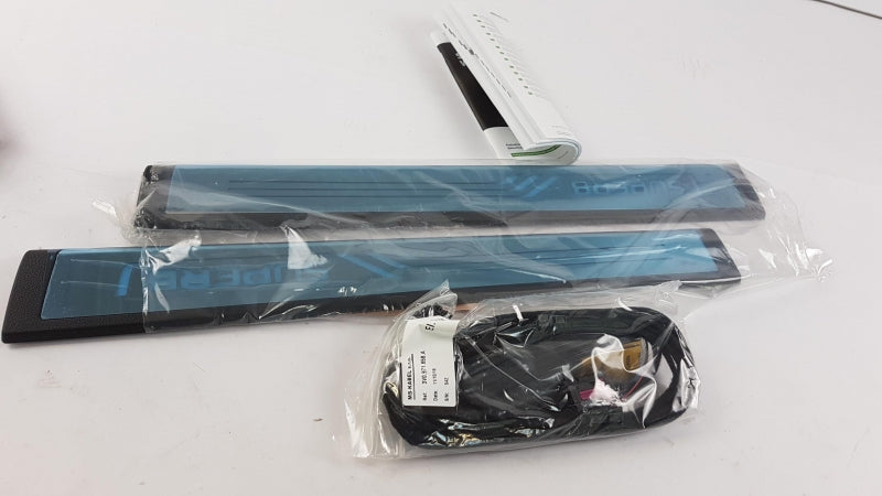 VAG Sill Trim Set 3V0071300