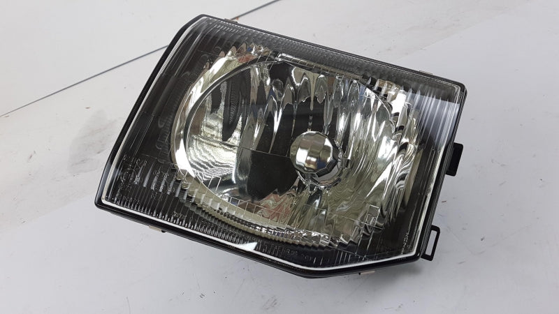 MITSUBISHI Headlight MR387533