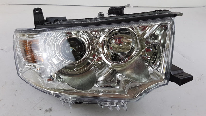MITSUBISHI Headlight 8301C404