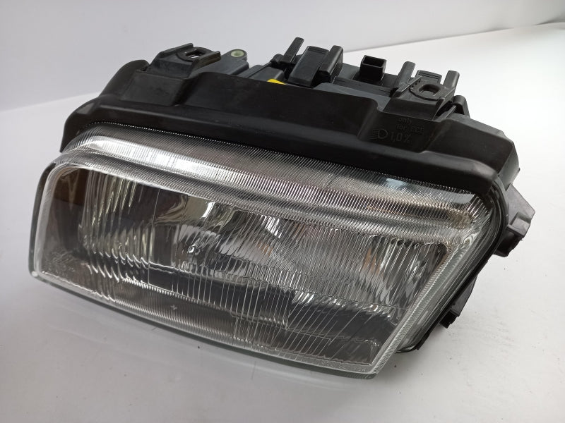 VAG Headlight 8D0941029B