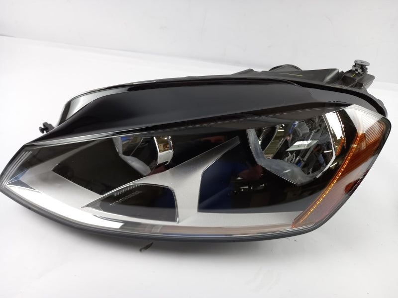 VAG Headlight 5GM941005C