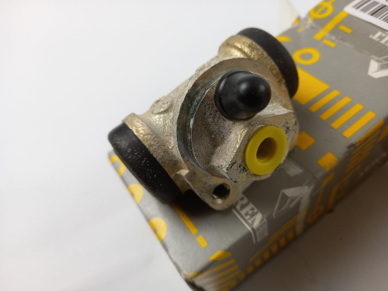 RENAULT Wheel Brake Cylinder 7701040850