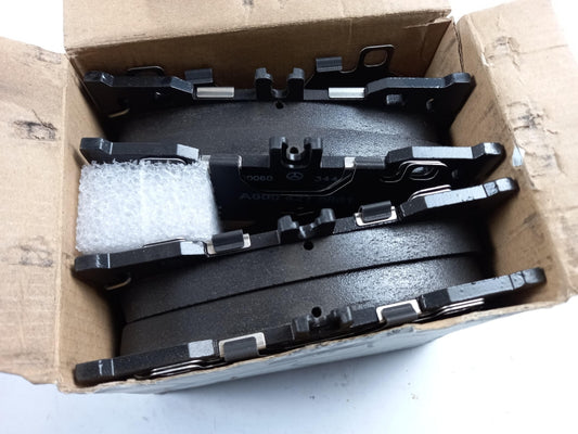 MERCEDES-BENZ Brake Pad Set A0004208403