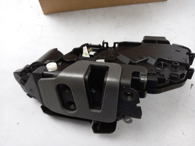 LAND ROVER Door Lock LR091351