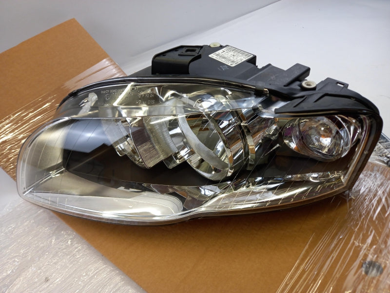 VAG Headlight 8E0941003BK