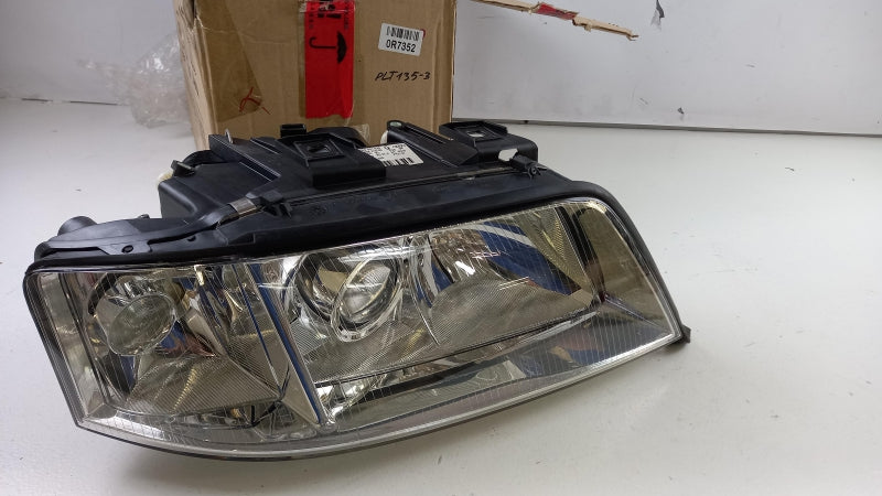 VAG Headlight 4B0941030Q