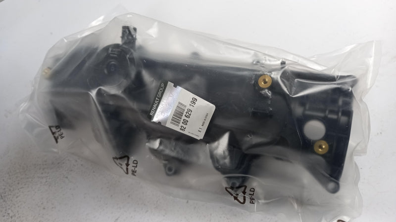 RENAULT Cylinder Head Cover 8200629199