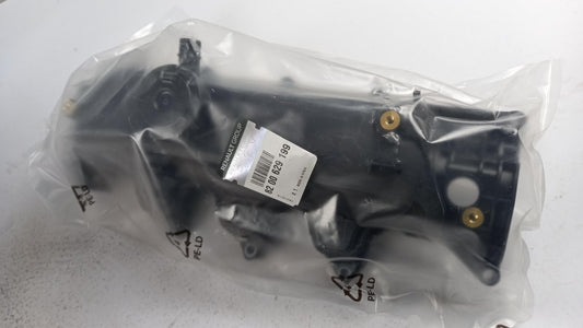 RENAULT Cylinder Head Cover 8200629199
