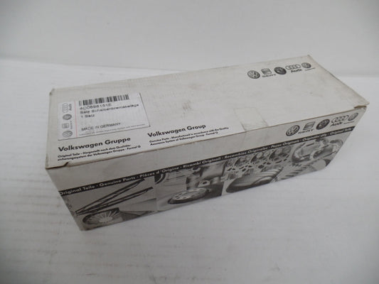 VAG Brake Pad Set 4D0698151E