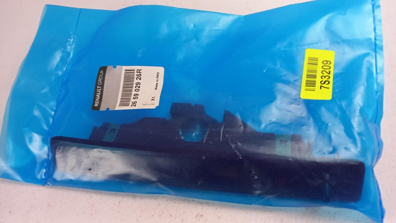 RENAULT Auxiliary Stop Light 265902926R