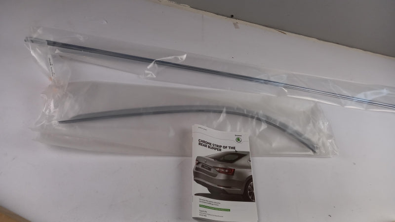 VAG Trim/Protective Strip Set, Bumper 3V0071004A