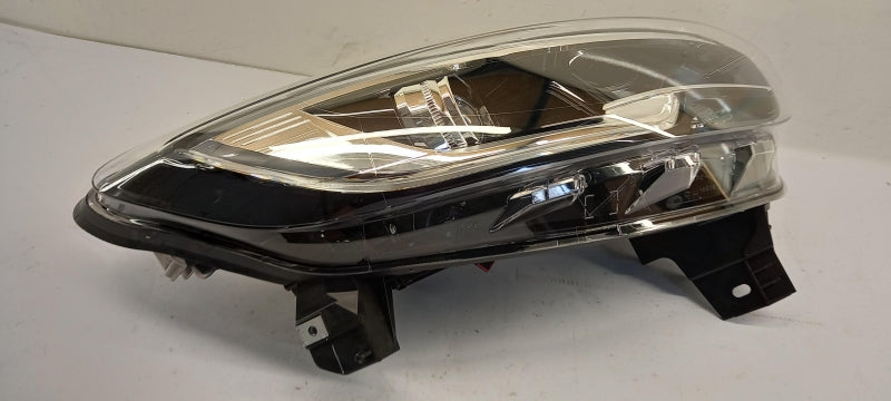 RENAULT Headlight 260102597R