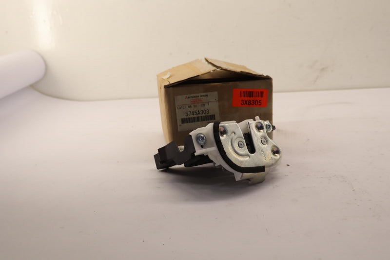 MITSUBISHI Door Lock 5745A303