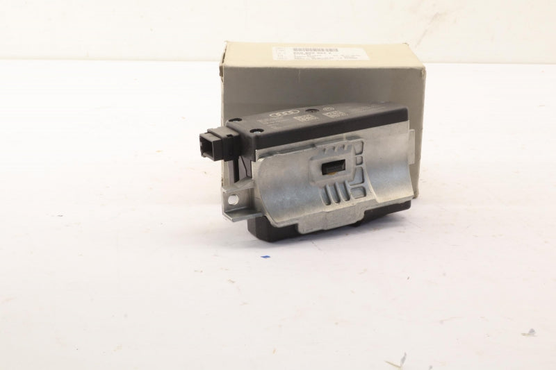 VAG Autoparts 8K0905852E