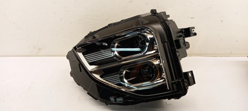 MITSUBISHI Headlight 8301D589