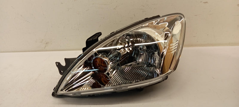 MITSUBISHI Headlight 8301B687