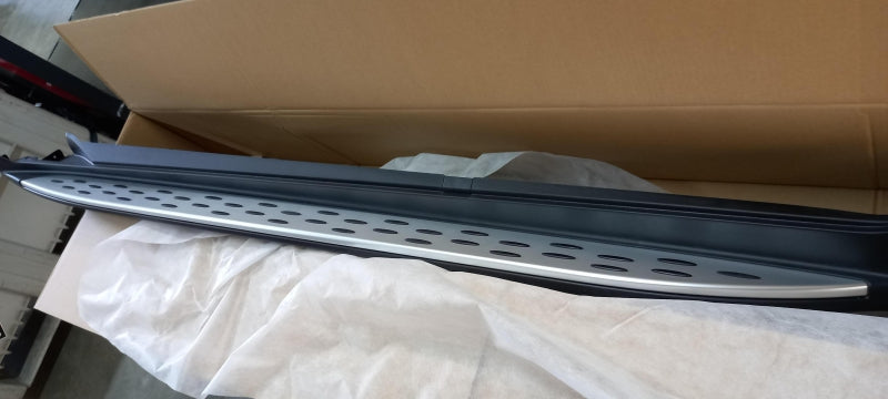 MERCEDES-BENZ Foot Board A2536900155