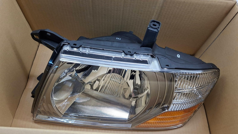 MITSUBISHI Headlight MN117109