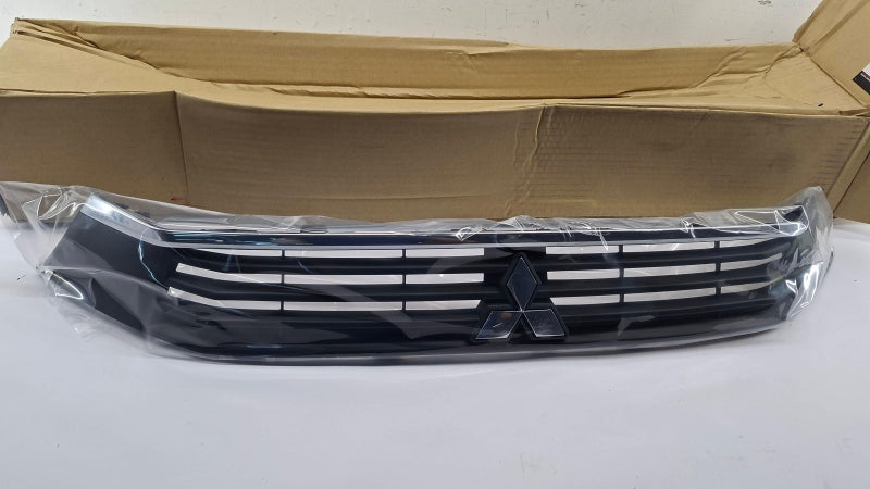 MITSUBISHI Radiator Grille 6402A430